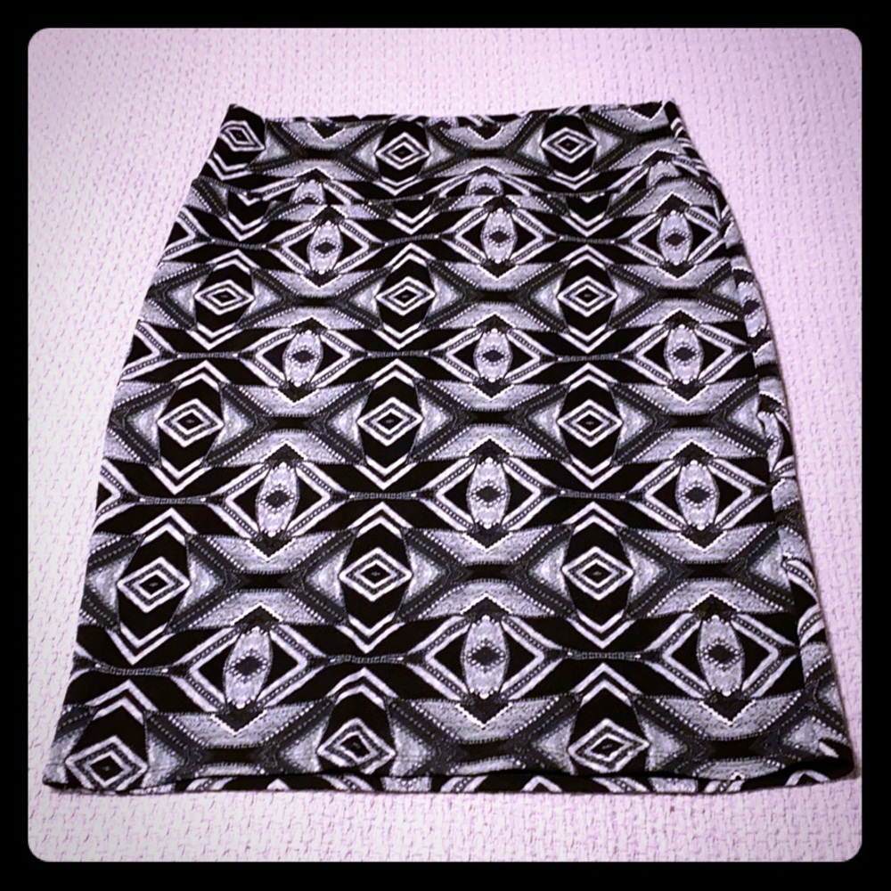🖤 Pencil Skirt - Cassie - LuLaRoe